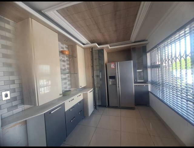 4 BEDROOM HOUSE FOR SALE IN BRACKENHURST